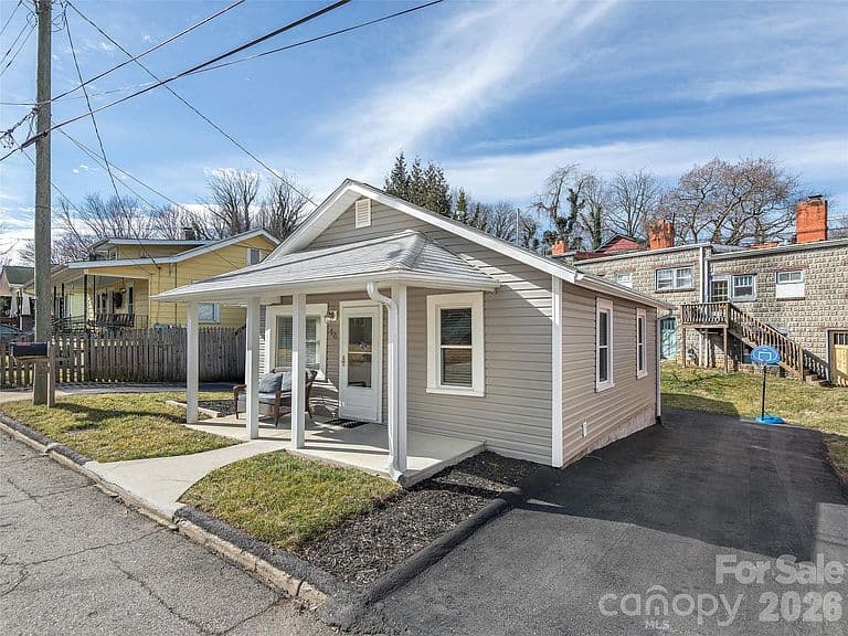 Listing photo 2