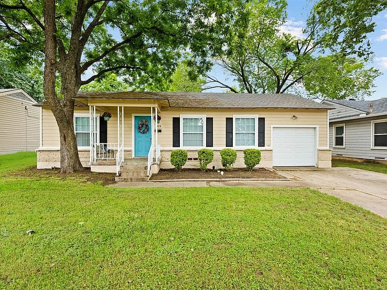 Listing photo 2