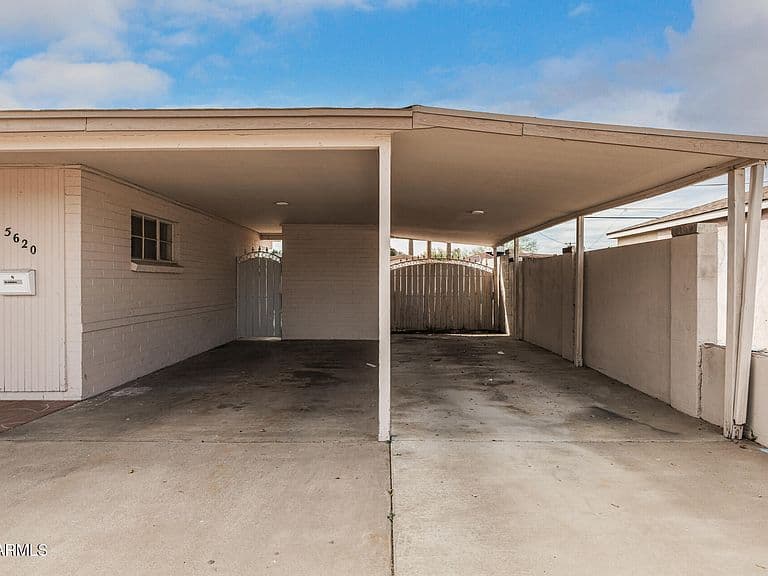 Listing photo 4