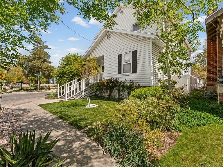 Listing photo 4