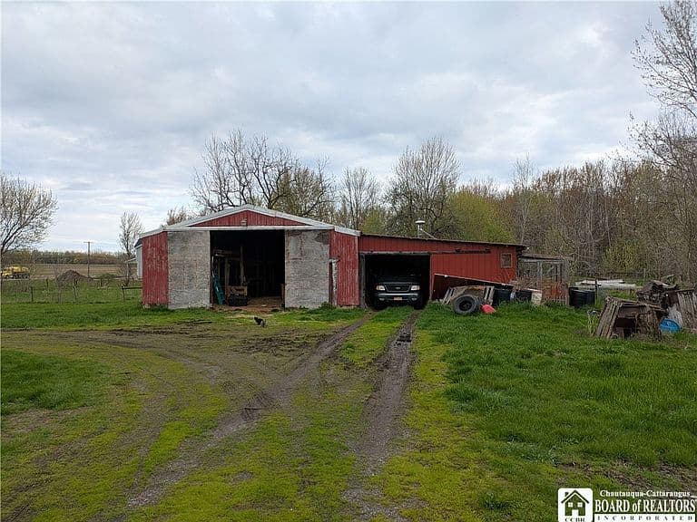Listing photo 4