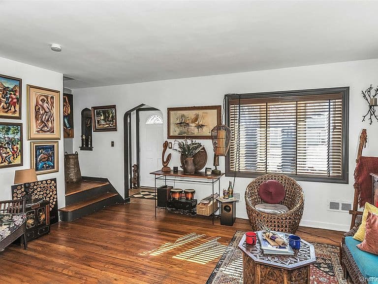 Listing photo 4