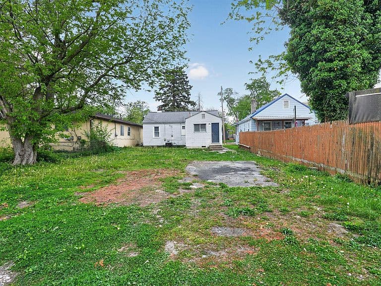 Listing photo 5
