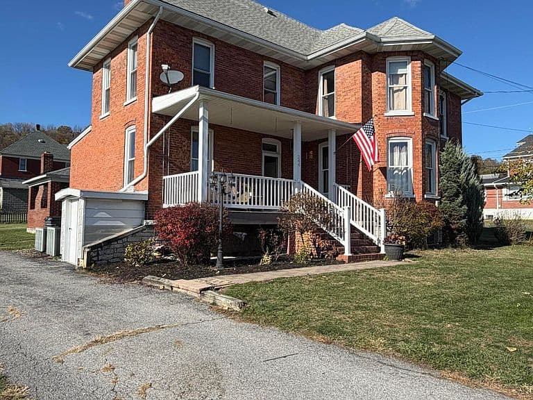 Listing photo 4