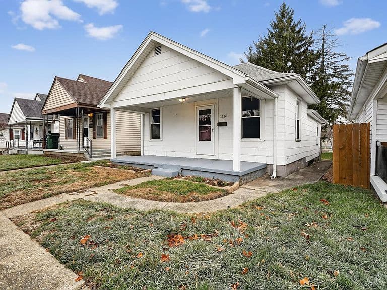 Listing photo 2
