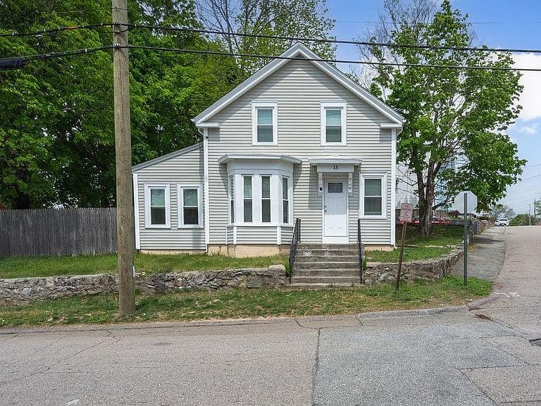 Listing photo 2
