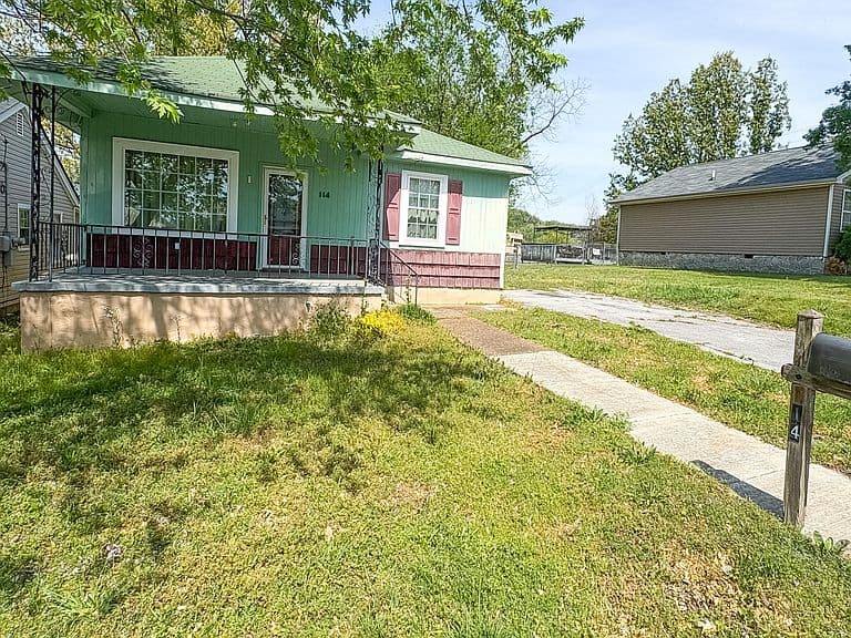 Listing photo 2