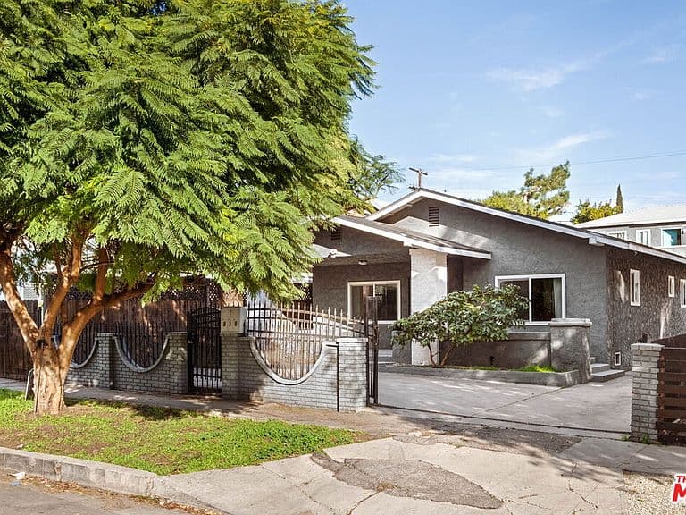 Listing photo 3