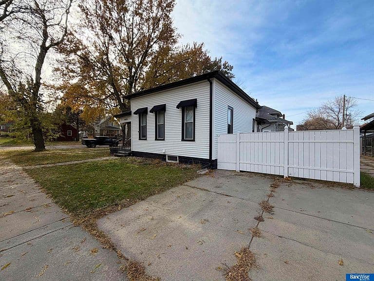 Listing photo 4