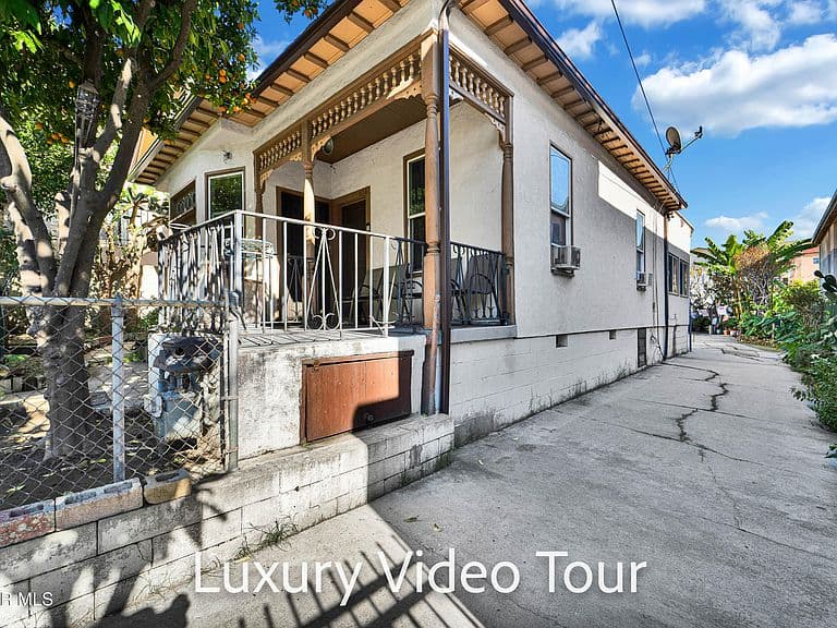Listing photo 3