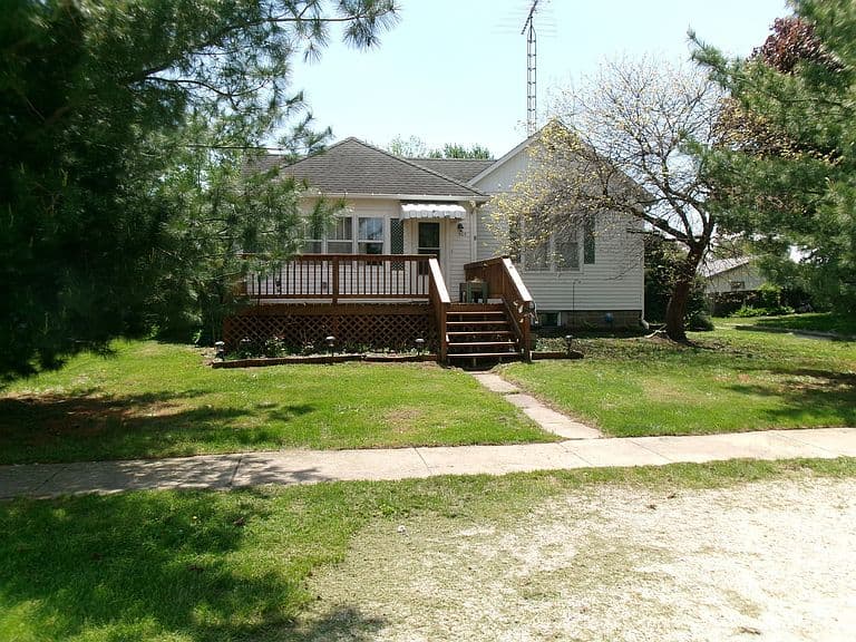 Listing photo 2