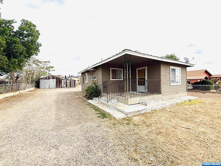 Listing photo 3