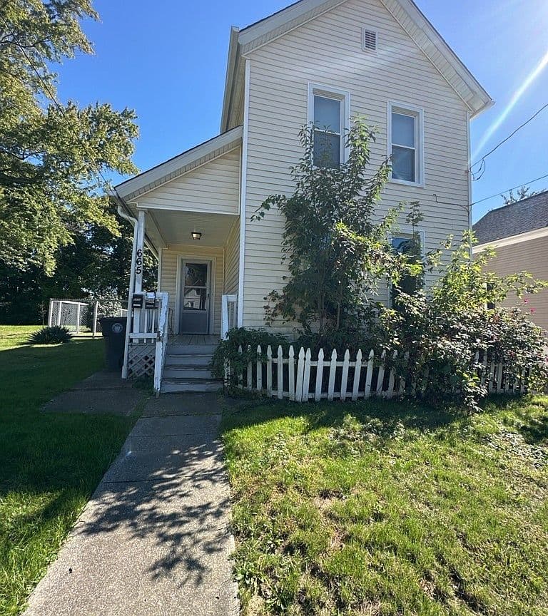 Primary listing photo