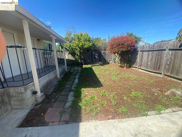Listing photo 5