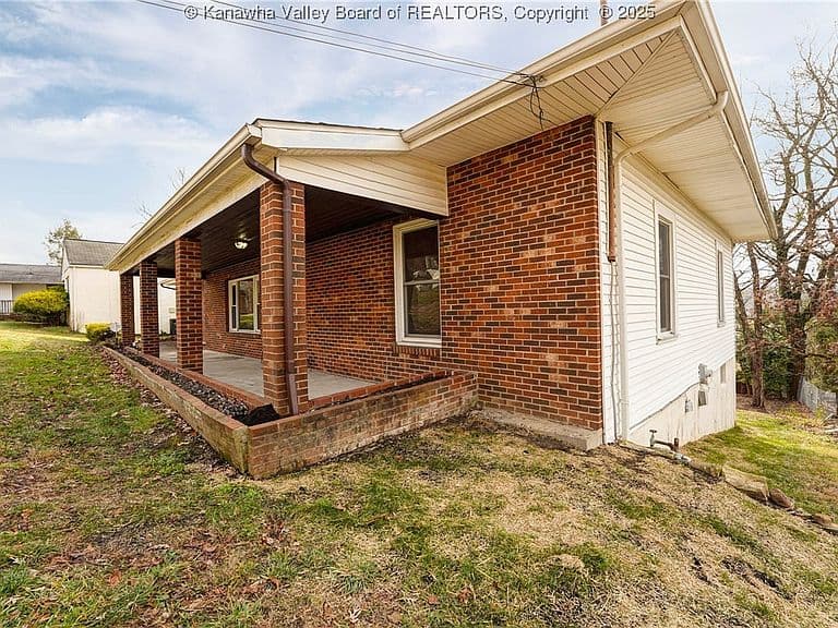 Listing photo 4