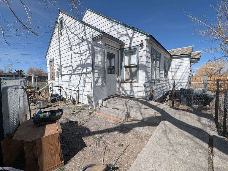 Listing photo 2