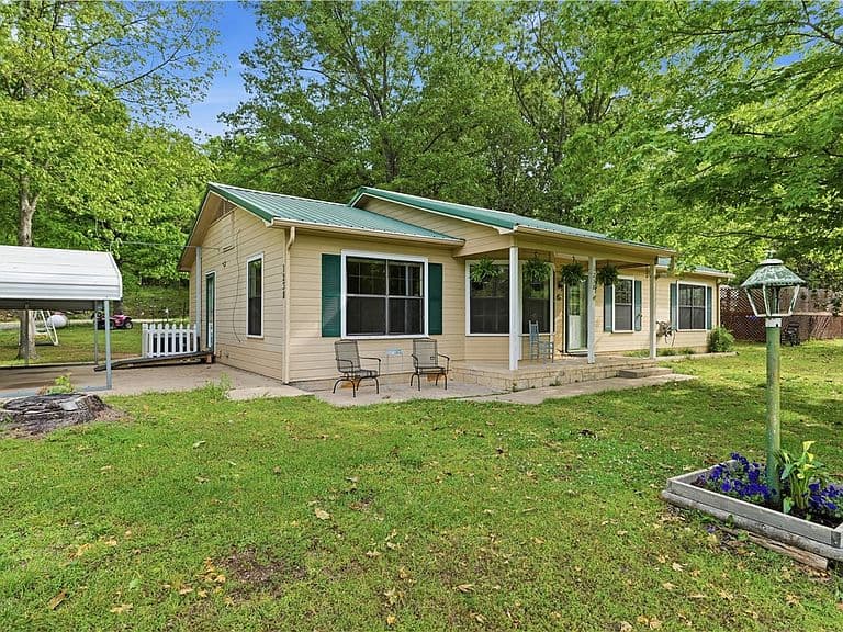 Listing photo 4