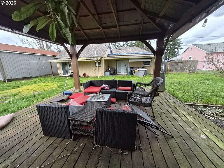 Listing photo 4