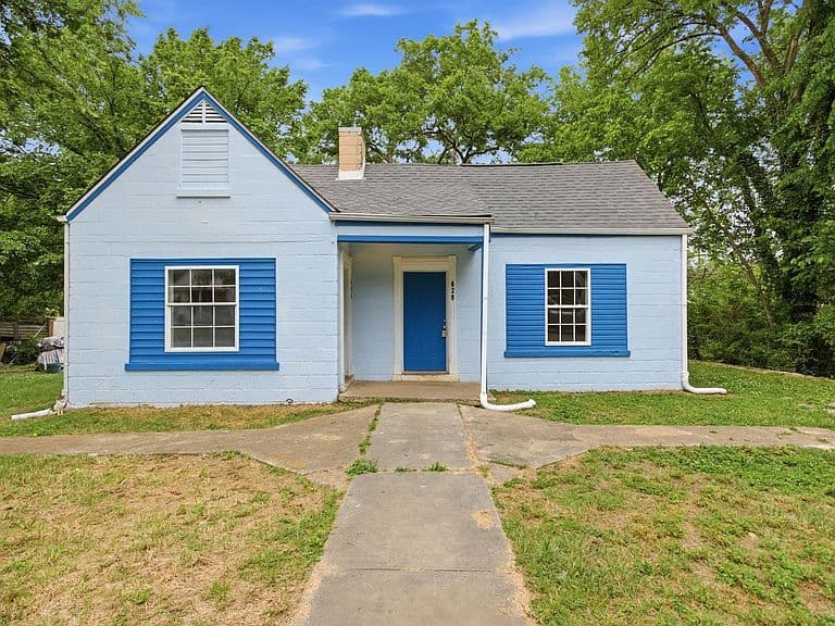 Listing photo 2
