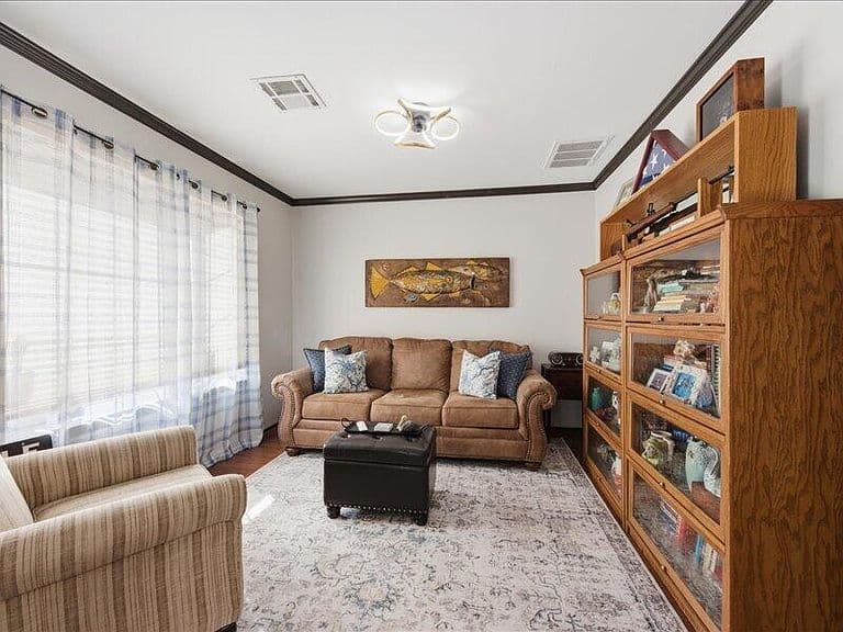 Listing photo 4