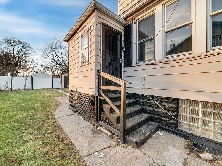 Listing photo 5