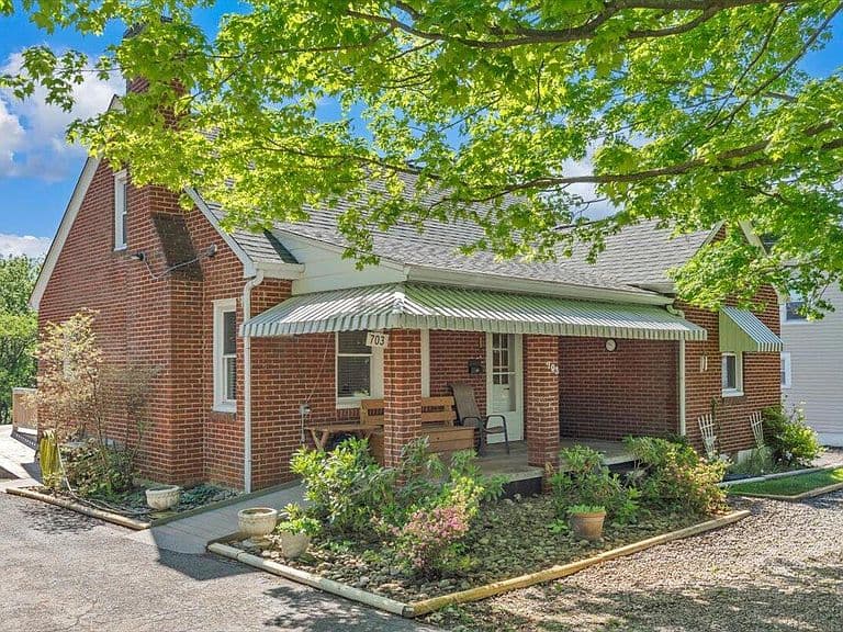Listing photo 3
