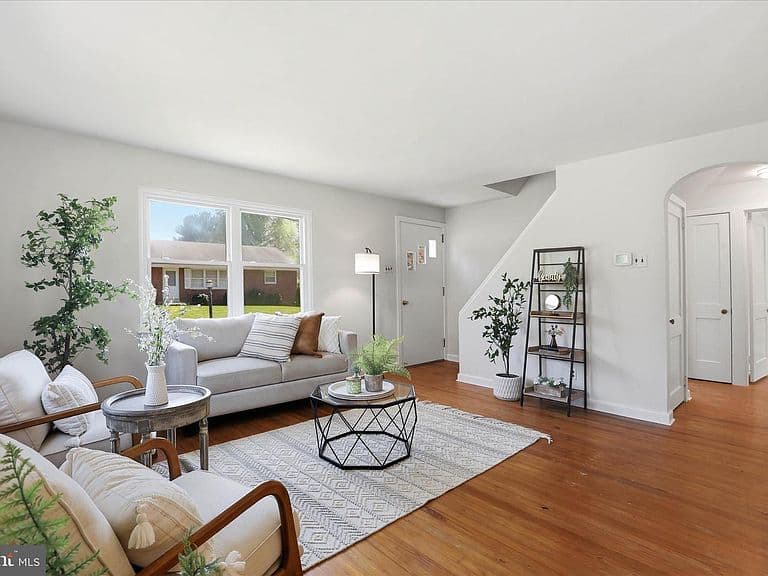 Listing photo 4