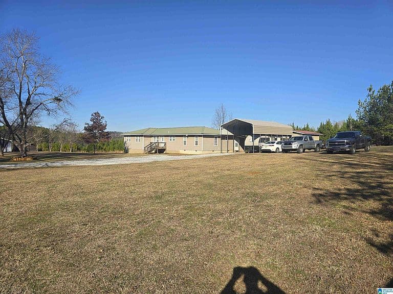 Listing photo 4