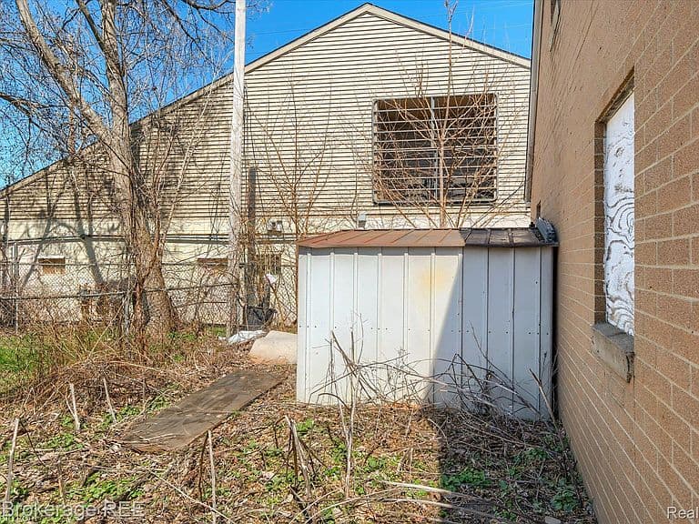 Listing photo 5