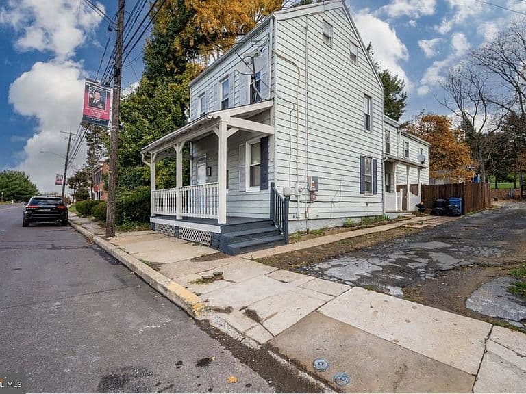 Listing photo 4
