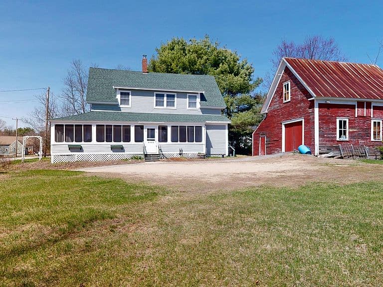 Listing photo 2