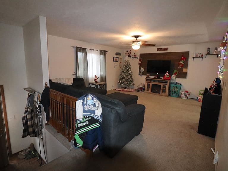 Listing photo 5