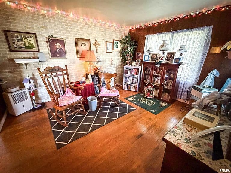 Listing photo 4