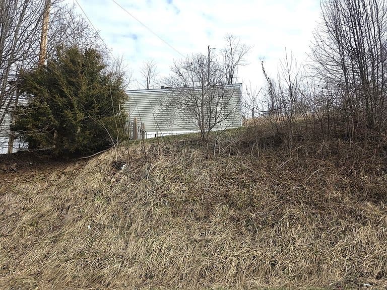 Listing photo 5
