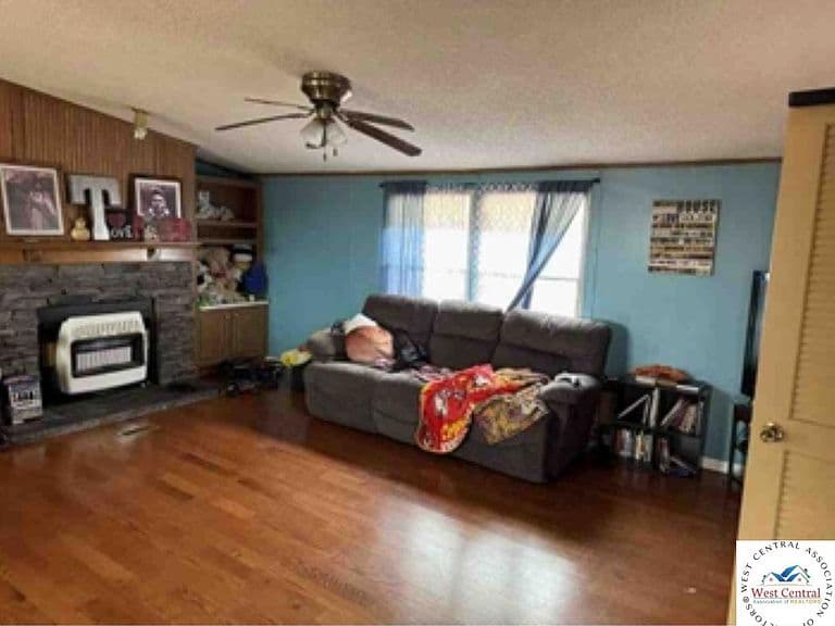 Listing photo 4