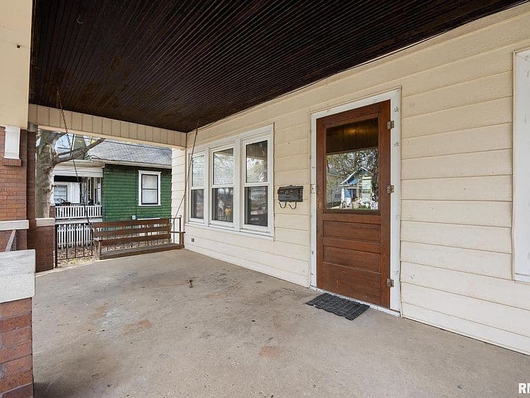 Listing photo 4