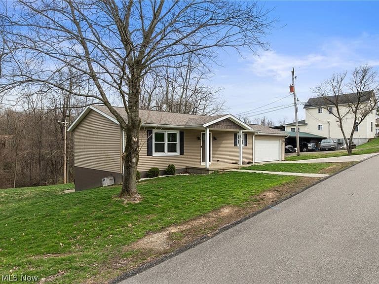 Listing photo 3