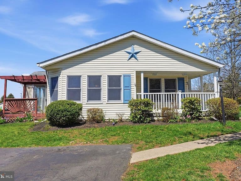 Listing photo 3
