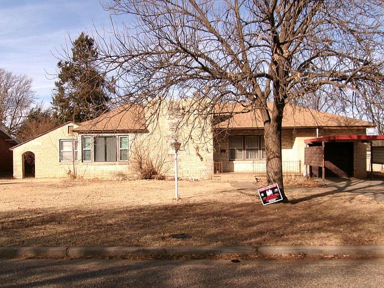 Listing photo 2