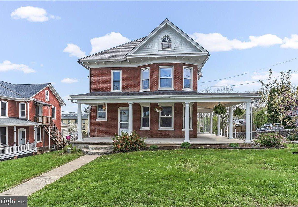 Primary listing photo