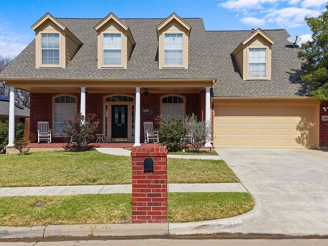Primary listing photo