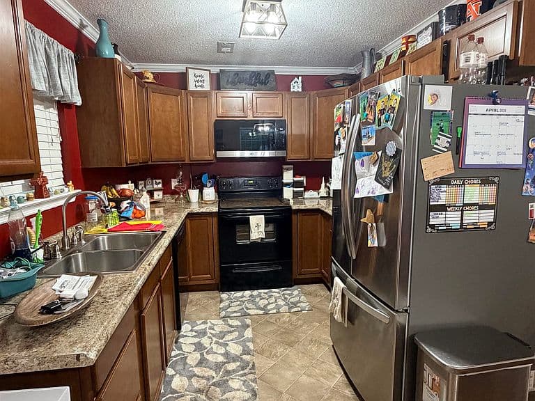 Listing photo 5