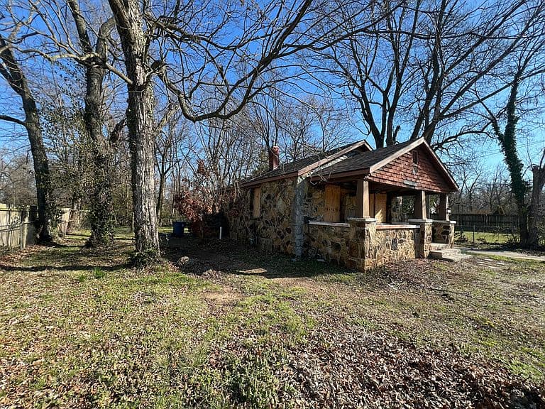 Listing photo 5