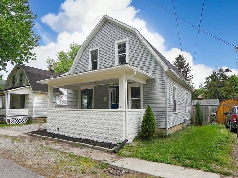 Listing photo 2