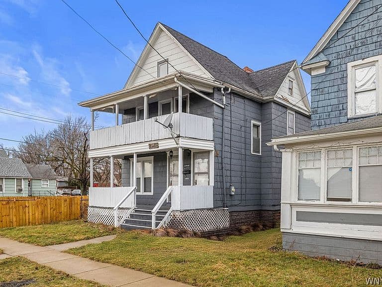 Listing photo 2