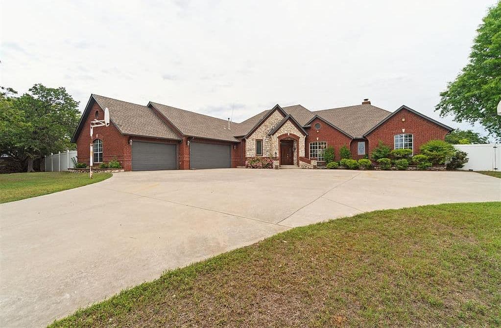 Primary listing photo