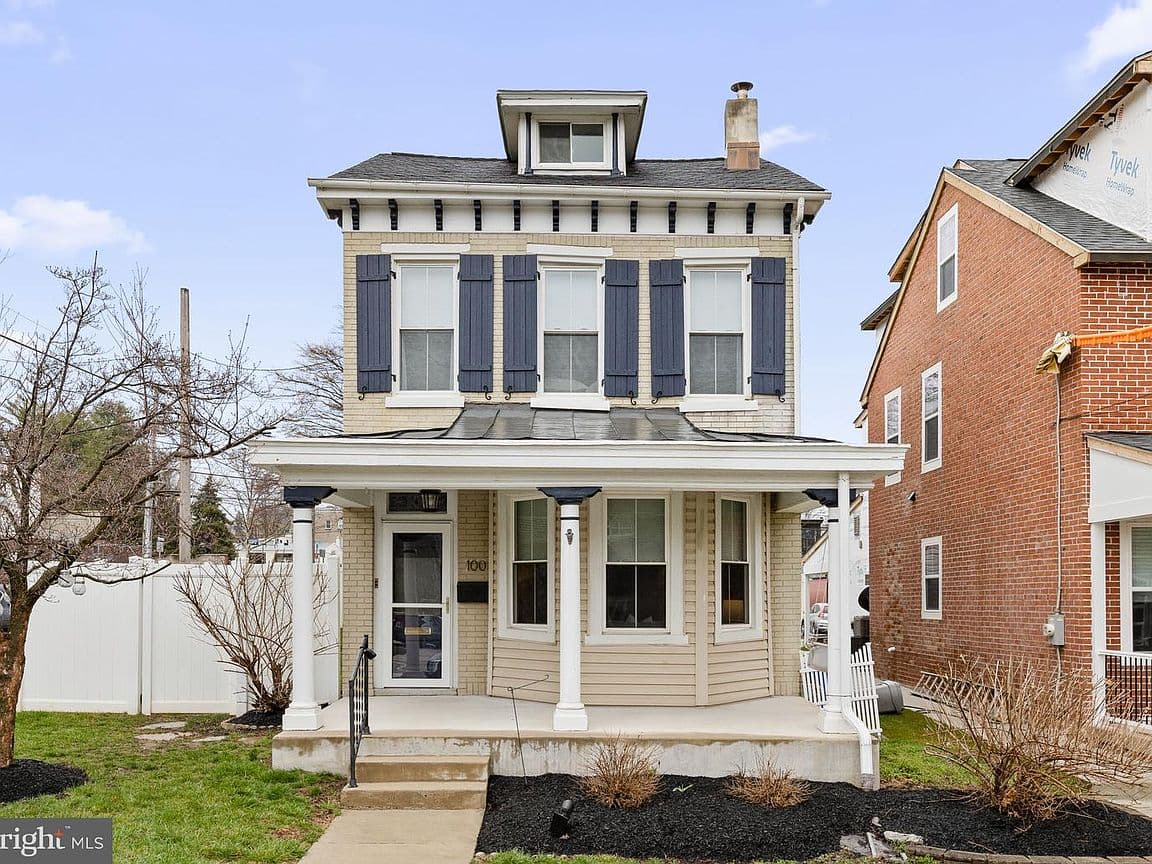 Primary listing photo