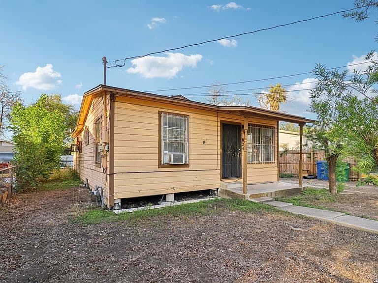 Listing photo 5