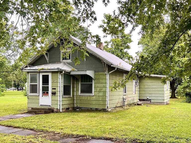 Listing photo 2