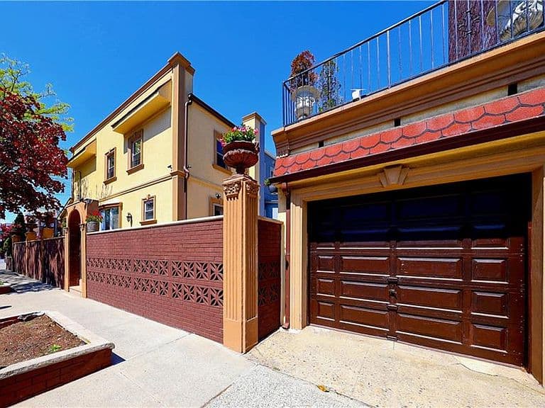 Listing photo 2